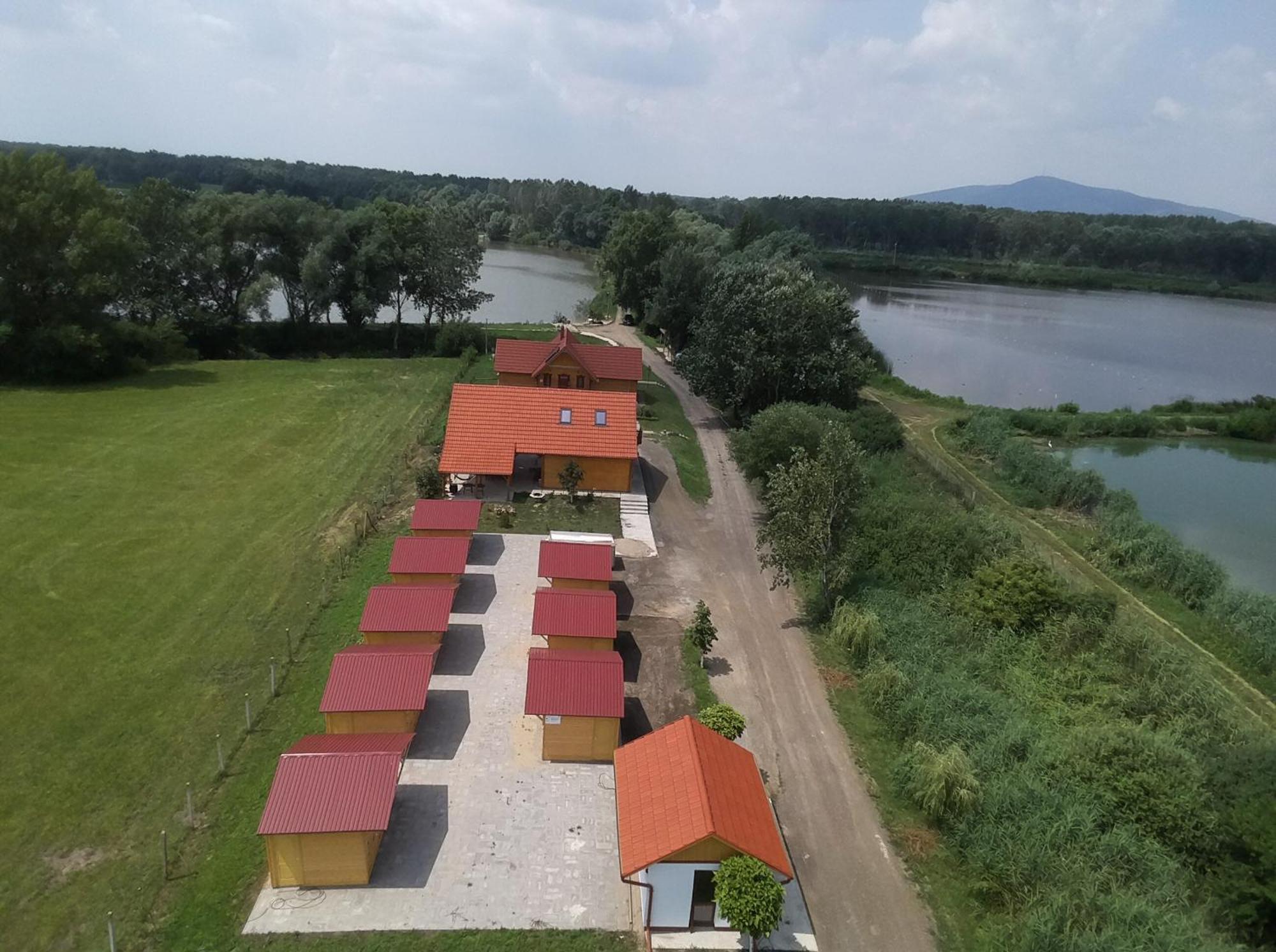 Tomajor Vendeghazak Apartment Tiszaeszlar Ngoại thất bức ảnh